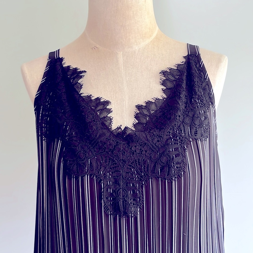 Black and White Striped Pleated Sleeveless Top with Lace - Picture 2 of 10
